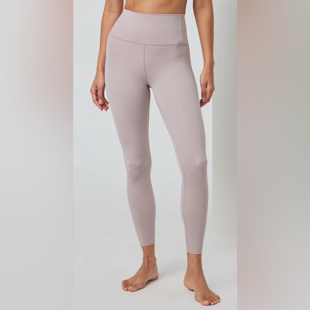 Vuori Women's Leggings in Light Mauve